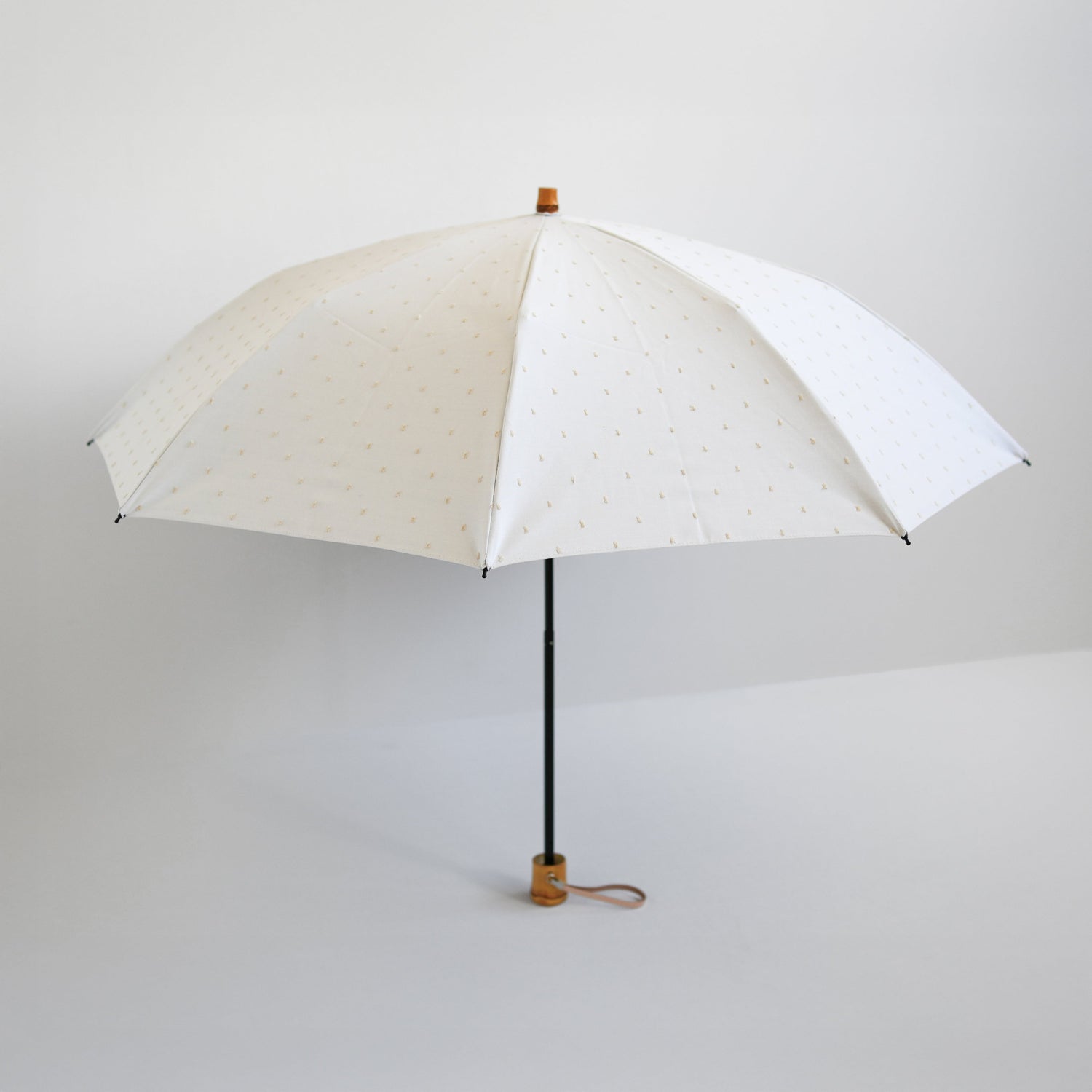 折りたたみ傘 レディース 晴雨兼用傘 遮光・遮熱 2段折り 小宮商店　Fringe Dot Shade　オフホワイト(竹コンパクトタイプ)